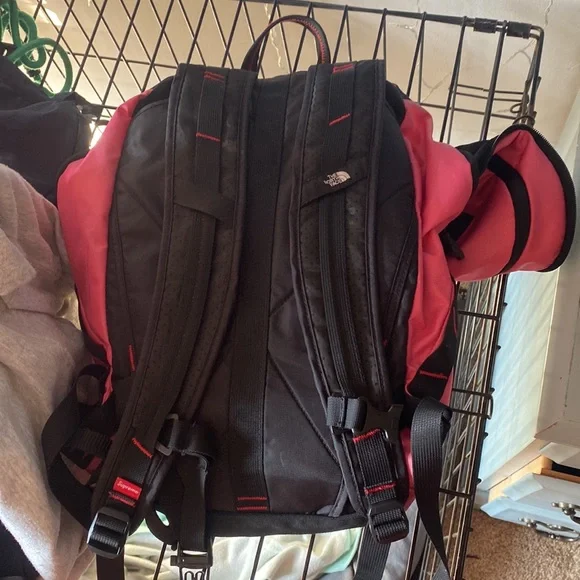 North face x supreme backpack - Picture 2 of 2